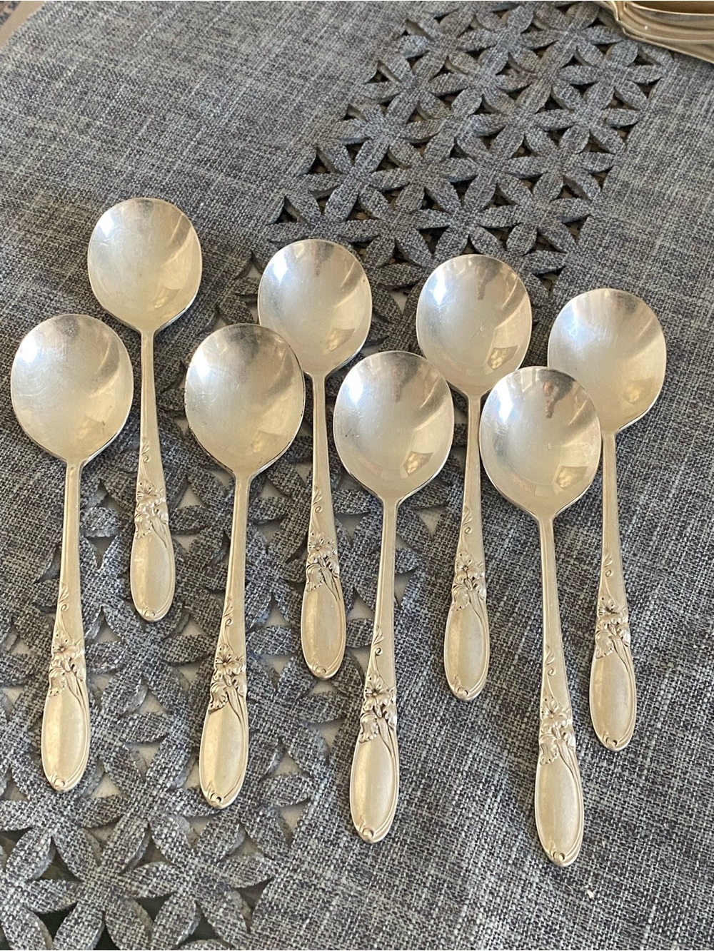 Oneida Coommunity Vintage-Style Silver Flatware Set with Floral Handles - Silver - Picture 3 of 16